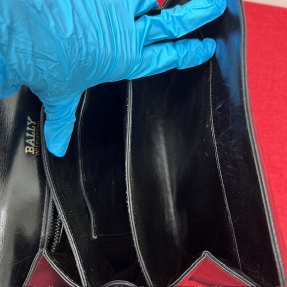 Classic Formal  Italian Black Leather  Bally Shoulder/Handbag + 100% /Silk scarf - Picture 13 of 16